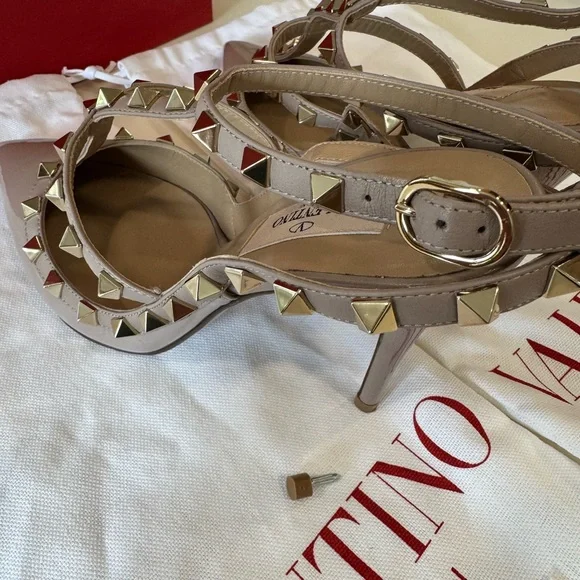 Valentino Garavani Rockstud Caged Pump 100mm - Picture 9 of 13